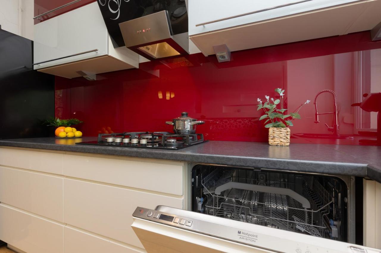 Metro Targowek Spacious Apartment With Parking By Noclegi Renters Varşovia Exterior foto