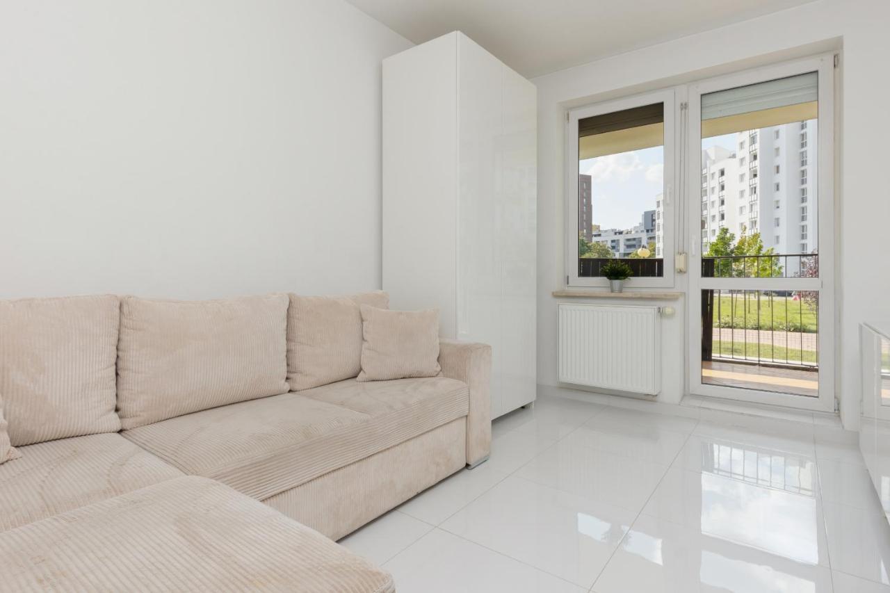 Metro Targowek Spacious Apartment With Parking By Noclegi Renters Varşovia Exterior foto