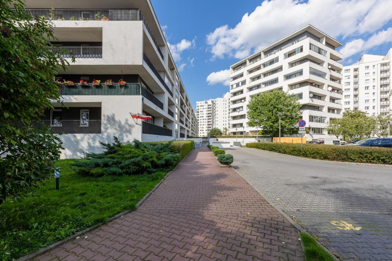 Metro Targowek Spacious Apartment With Parking By Noclegi Renters Varşovia Exterior foto