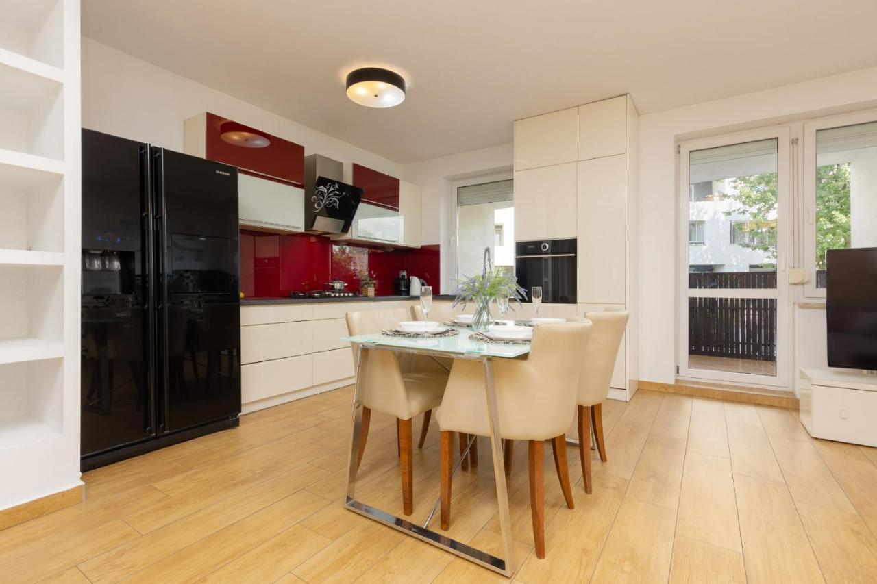 Metro Targowek Spacious Apartment With Parking By Noclegi Renters Varşovia Exterior foto